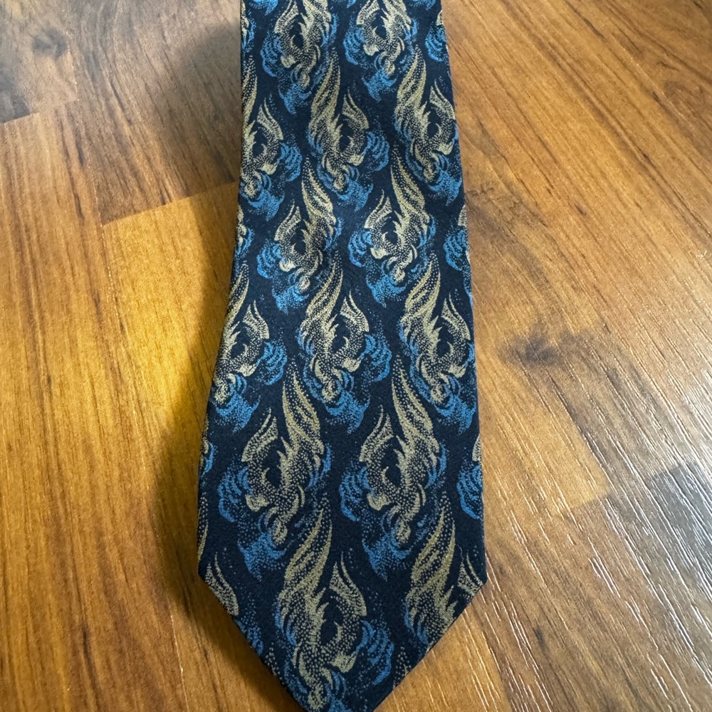 Vintage 1980’s Giorgio Armani Men's Tie Blue Gold